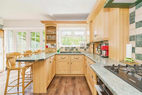 69 Ash Grove, Hounslow, TW5 9DU