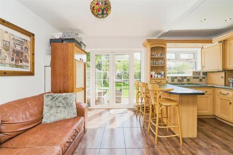 69 Ash Grove, Hounslow, TW5 9DU