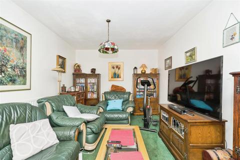 69 Ash Grove, Hounslow, TW5 9DU