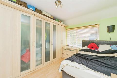 69 Ash Grove, Hounslow, TW5 9DU