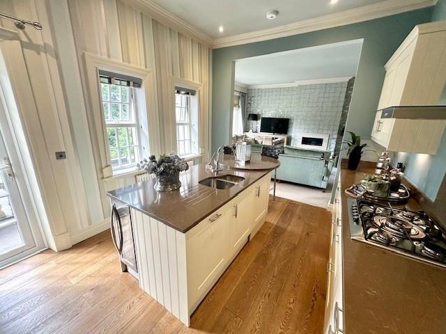 Modern fully fitted kitchen