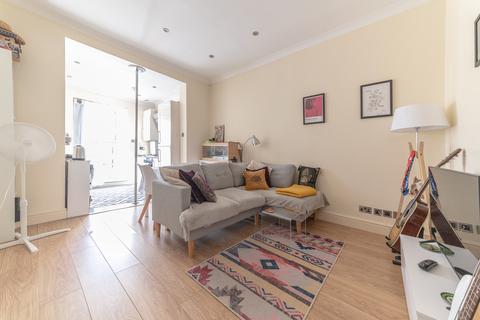 2 bedroom flat for sale, Median Road, London E5