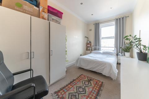 2 bedroom flat for sale, Median Road, London E5