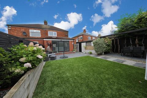 3 bedroom semi-detached house for sale, Strathmore Avenue, Hull