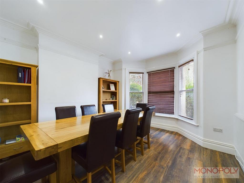 Dining room/ family room