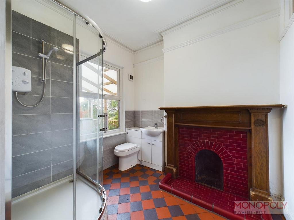 Downstairs shower/utility room