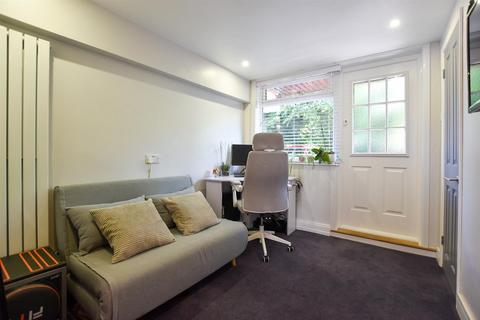 3 bedroom end of terrace house for sale, High Street, Aylesford