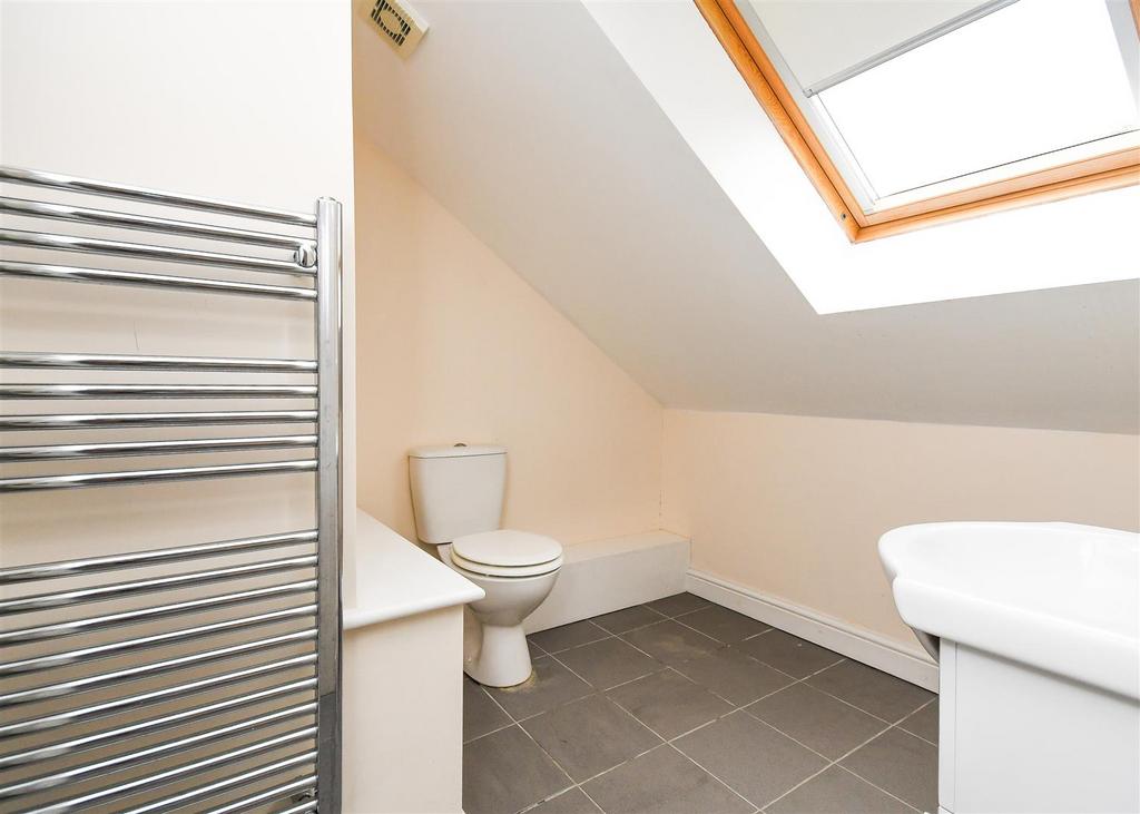 2 D Shaw Lane - En-Suite Shower Room 2.jpg