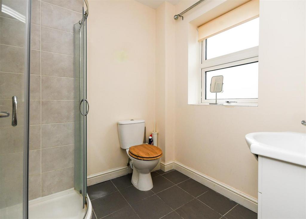 2 D Shaw Lane - En-Suite Shower Room.jpg