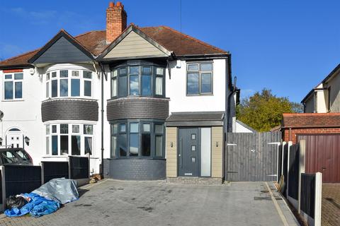 3 bedroom semi-detached house to rent, 19 Blackburn Avenue, Claregate, Wolverhampton