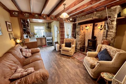 1 Banwen Place, Lower Brynamman, Ammanford, SA18 1SP