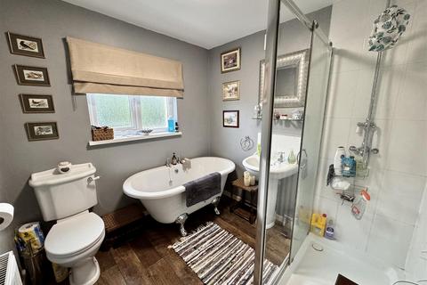 1 Banwen Place, Lower Brynamman, Ammanford, SA18 1SP