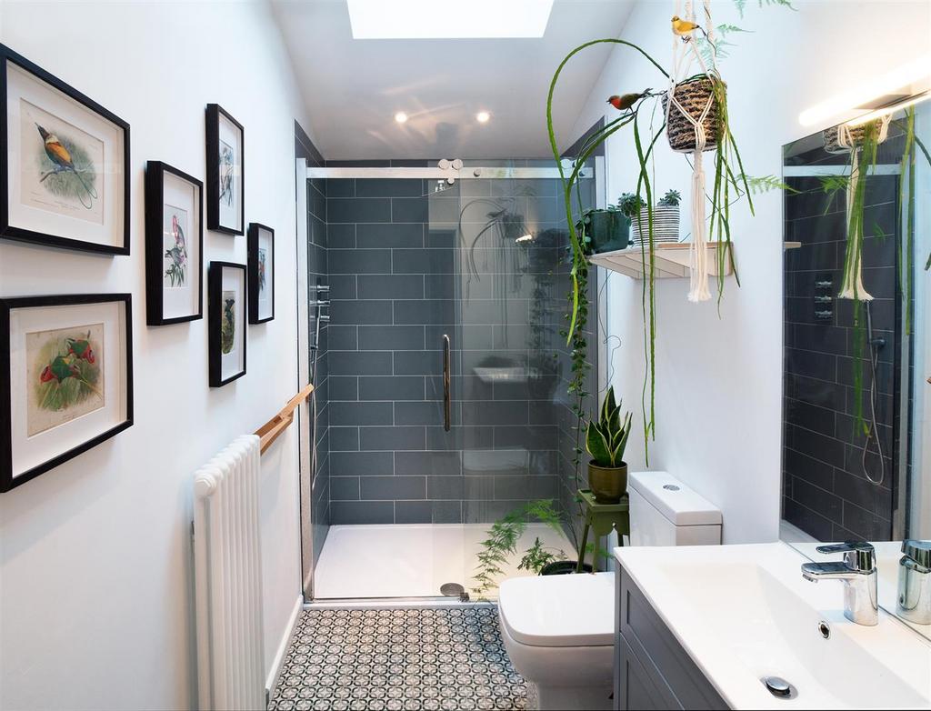 Shower room (ground floor)