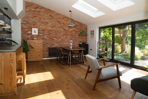 4 bedroom detached house for sale, Priory Road, Hastings