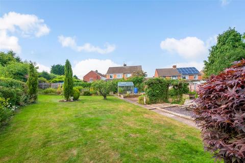 3 bedroom semi-detached house for sale, Manor Close, Kidderminster