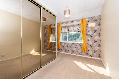 11 Manor Close, Kidderminster, DY11 6DF