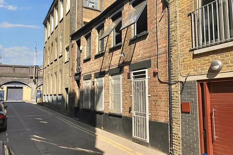 Property to rent, Ground Floor, 35 Fortescue Road, Hackney