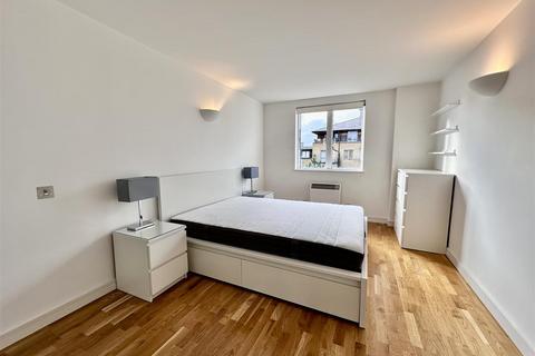 1 bedroom apartment to rent, Larch Court, London W9