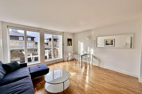 1 bedroom apartment to rent, Larch Court, London W9