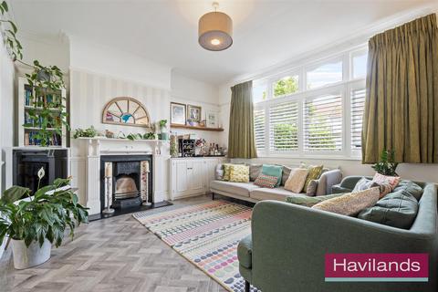 34 Borden Avenue, Enfield, EN1 2BY