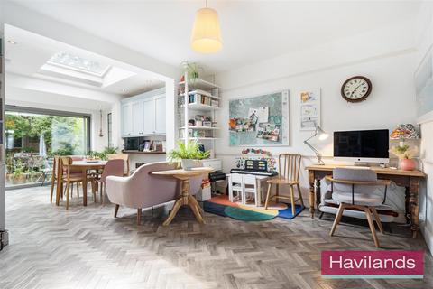 34 Borden Avenue, Enfield, EN1 2BY