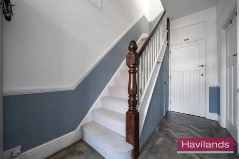 34 Borden Avenue, Enfield, EN1 2BY