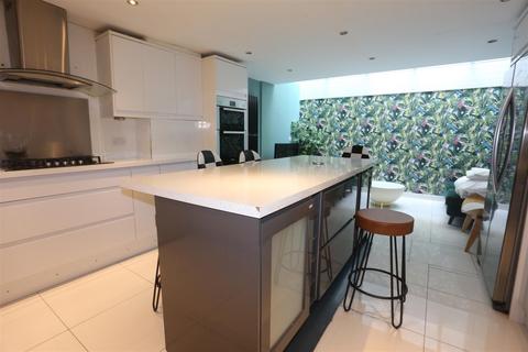 6 bedroom house to rent, Montpelier Road, Brighton