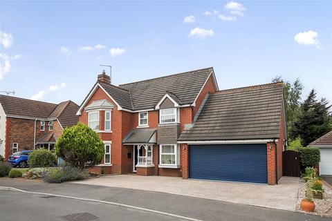 8 Brighton Way, Chippenham, SN14 0YR