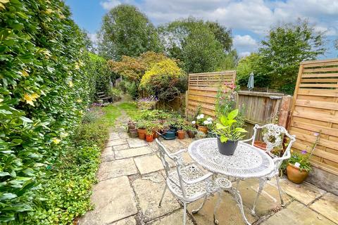 2 bedroom end of terrace house for sale, South Oak Lane, Wilmslow