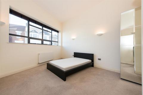 3 bedroom flat to rent, Villiers Road, Willesden Green NW2