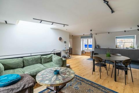 1 bedroom property to rent, Drayson Mews, Kensington, W8