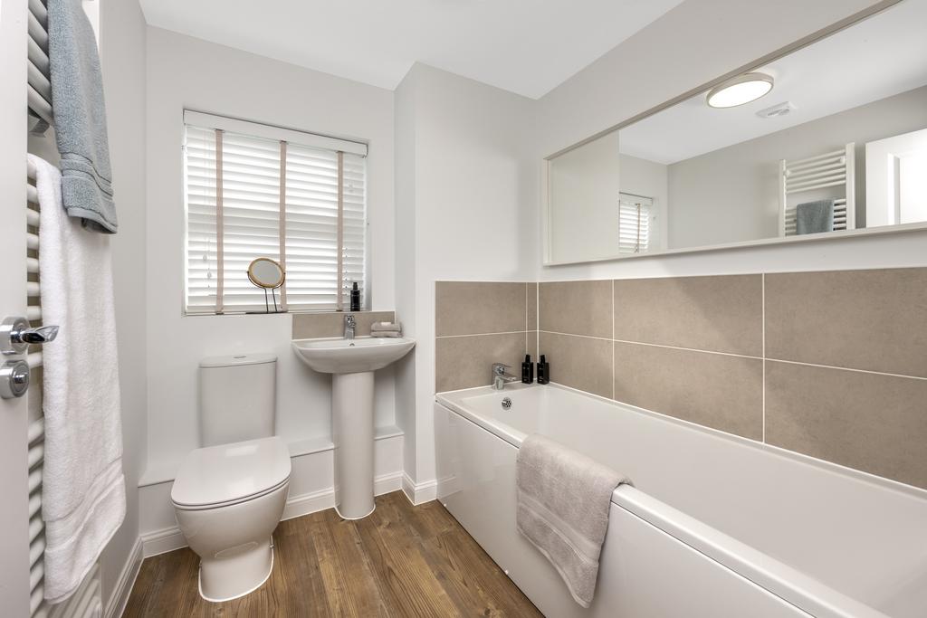 Family bathroom in a 3 bed Hadley