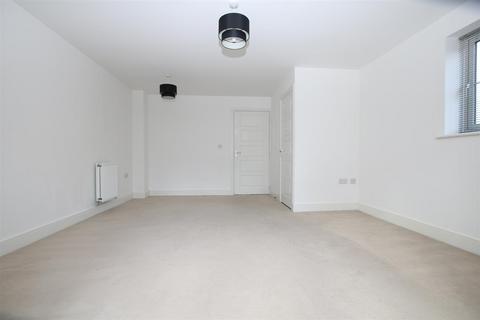 3 bedroom end of terrace house for sale, Martindales, Southwater, Horsham