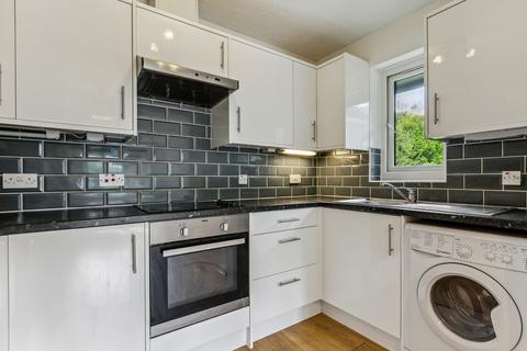 2 bedroom flat for sale, Broomhill Road, London, SW18