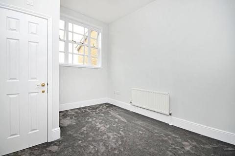 2 bedroom flat to rent, Queensbridge Road, Hackney, London, E8