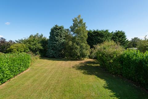 3 bedroom detached house for sale, Garden Close, Rough Common