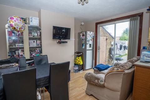 3 bedroom terraced house for sale, Ash Grove, Hounslow TW5