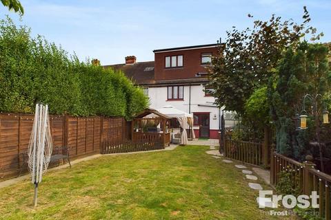 4 bedroom end of terrace house for sale, Berryscroft Road, Staines-upon-Thames, Surrey, TW18