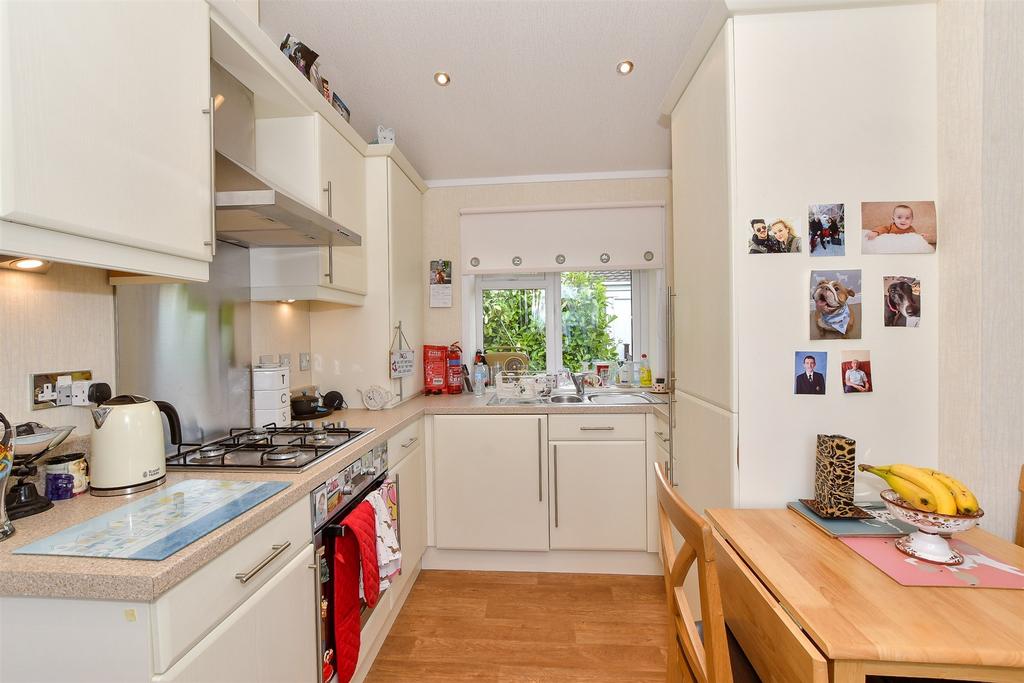 Kitchen/ Dining Area