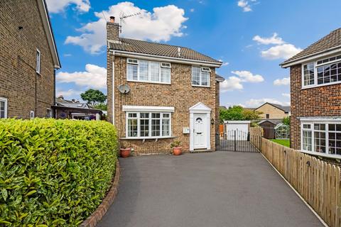 4 bedroom detached house for sale, Border Close, Huddersfield, HD3