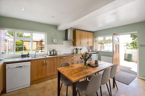 7 Border Close, Huddersfield, HD3 3GR