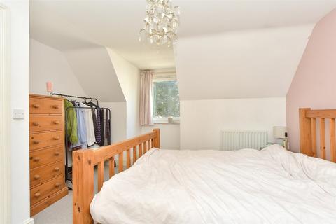 4 bedroom end of terrace house for sale, London Road, Rochester, Kent