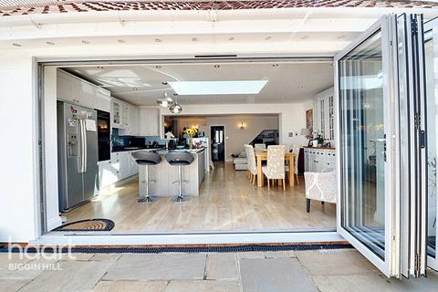 17 Arthur Road, Biggin Hill, Westerham, TN16 3DD