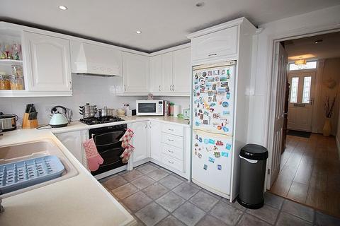 26 Birklands Drive, Sheffield, S13 8JL