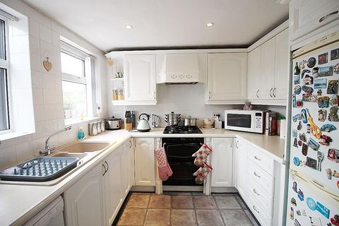 26 Birklands Drive, Sheffield, S13 8JL