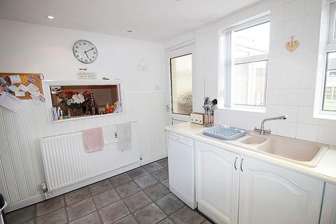 26 Birklands Drive, Sheffield, S13 8JL