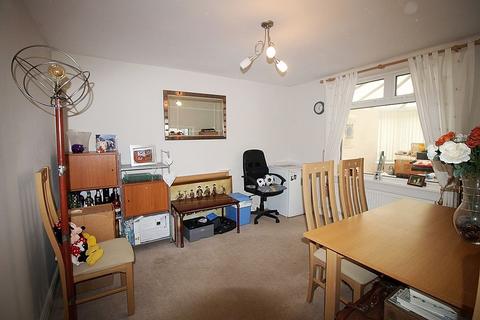 26 Birklands Drive, Sheffield, S13 8JL