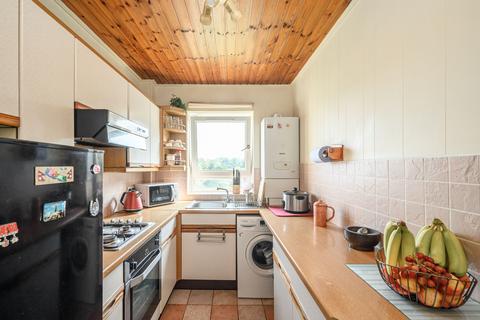 8/3 Ferry Road Drive, Edinburgh, EH4 4BN