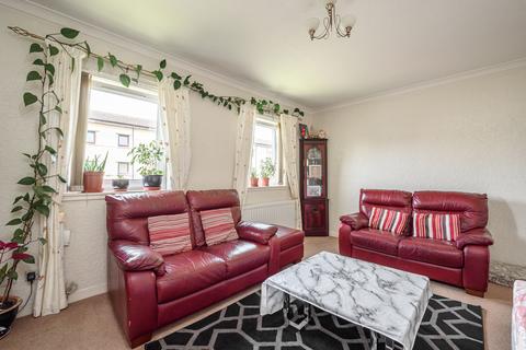 8/3 Ferry Road Drive, Edinburgh, EH4 4BN