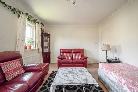 8/3 Ferry Road Drive, Edinburgh, EH4 4BN